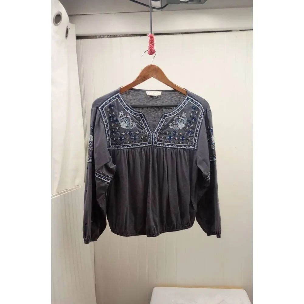 Lucky Brand gray embroidered blousen shirt size medium